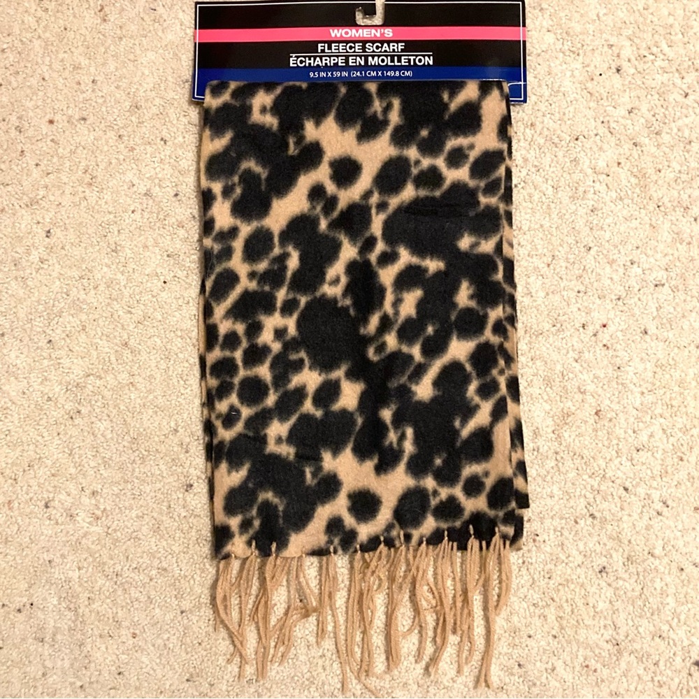 NWT Cheetah Print Fleece Scarf